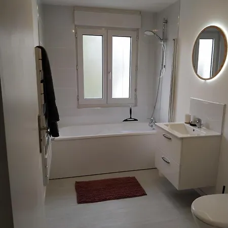 Flore, A 5 Min Du Centre Apartment *